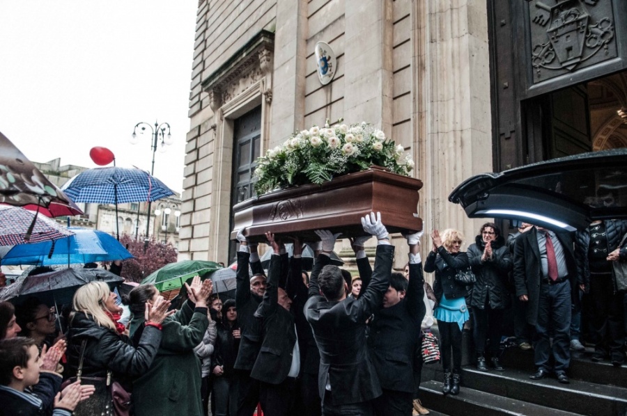 Caltagirone, ieri l'addio a Patrizia Formica. Il vescovo: "Ti chiediamo scusa"